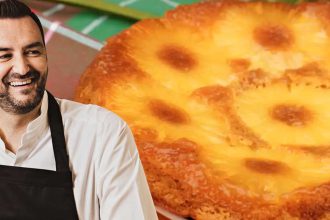Cyril Lignac dévoile son astuce pour réussir sa recette gourmande de gâteau renversé à l’ananas caramélisé